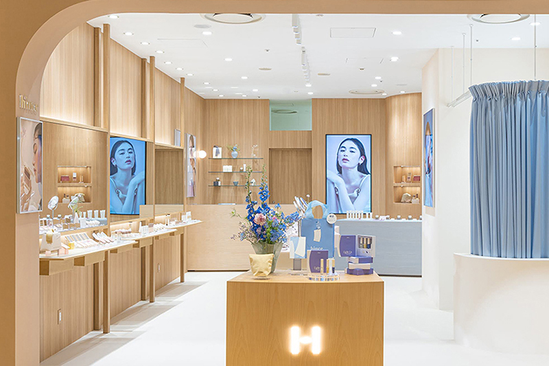 hince［isetan Cosmetics］ 1